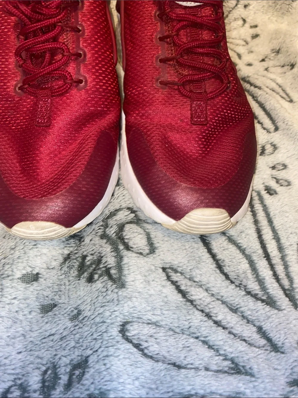 Nike Air Huarache Women's Athletic Shoes in Burgundy Red